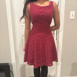 Elegant Lace Sleeveless Dress - Red